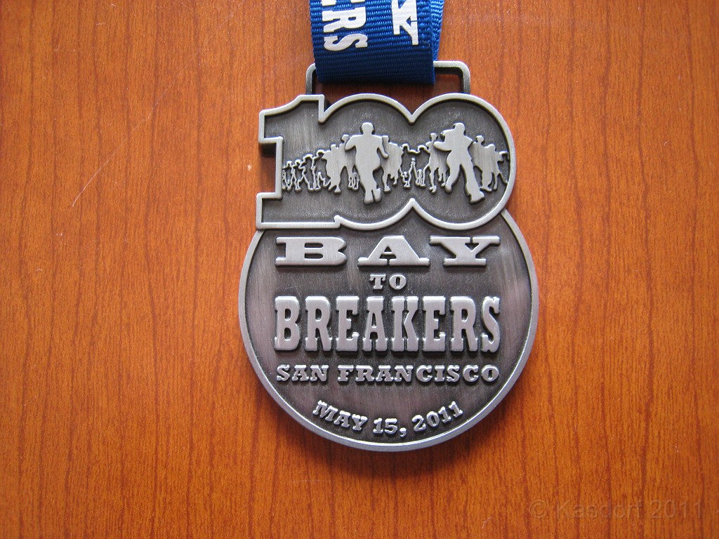 2011 Bay to Breakers Sunday 0920.JPG - I was able to participate in the 2011, 100th anniversary of the San Francisco Bay to Breakers 12K race. A great weekend for sight seeing and racing.
